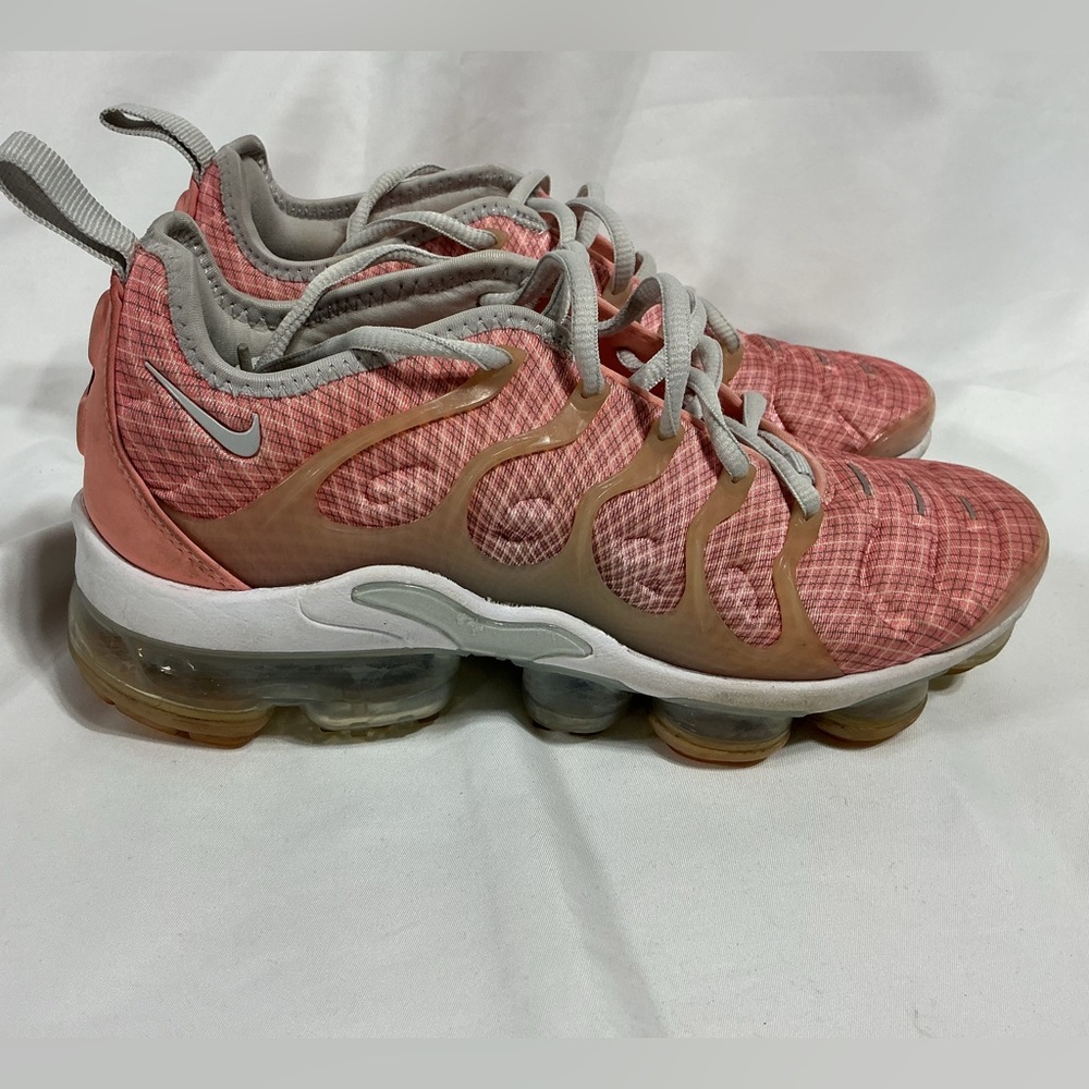 Nike Air VaporMax Plus "Bleached Coral" - Women’s Size 7 - Picture 5 of 8